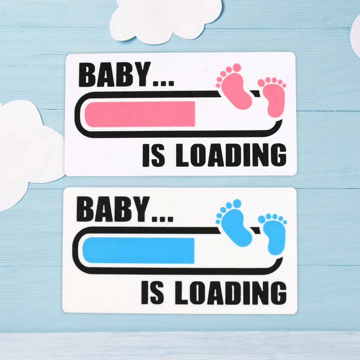 Schild "Baby Is Loading" in Rosa und Blau