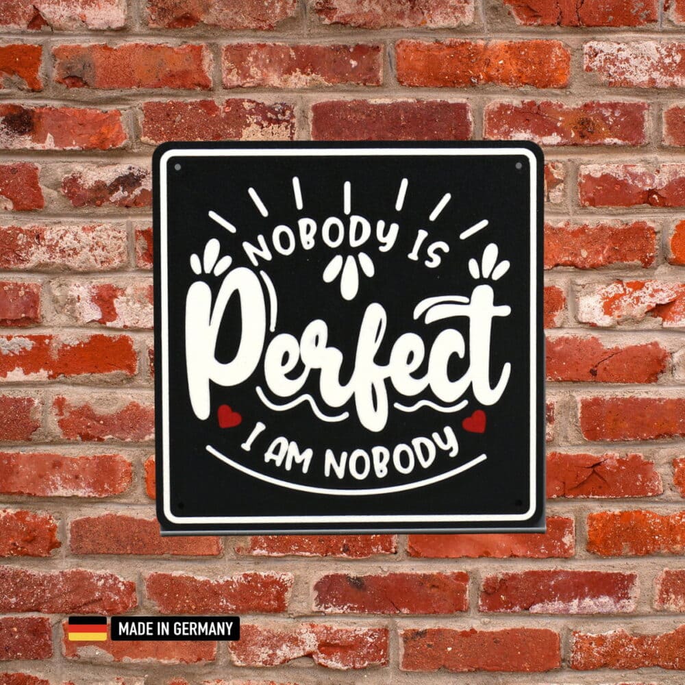 schild: nobody is