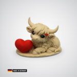 highland rind mit großem herz / liebesgeschenk tierfigur hochland rind chibby