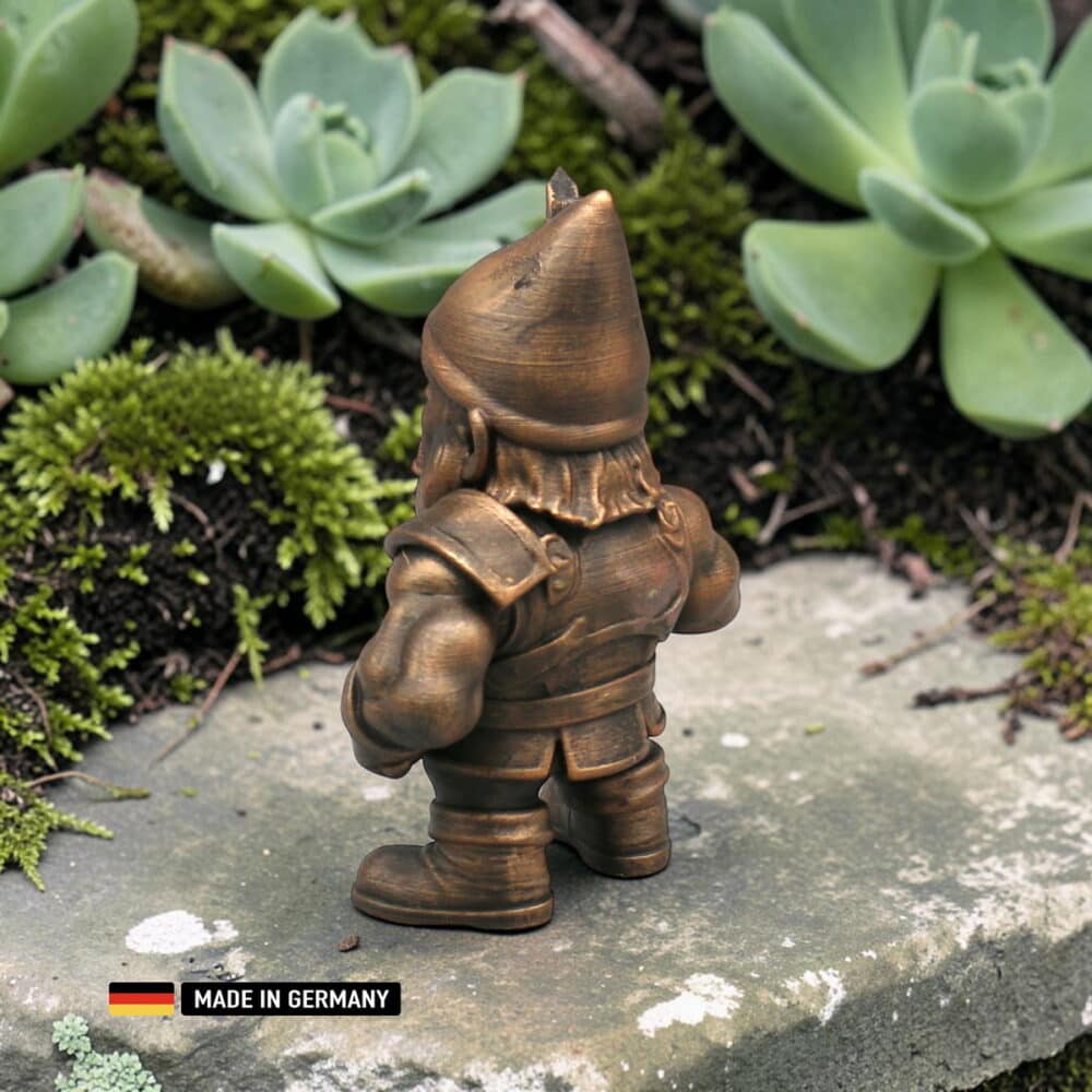 badass gnom der furchtlose krieger – dekofigur für garten, beet und fensterbank