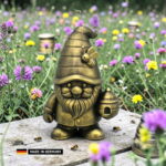 imker gnom bienenfreund mit bienenkorb – dekofigur für garten, beet und fensterbank