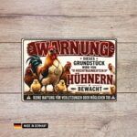 lustiges warnschild hochtrainierte hühner – dekoschild für hof & garten