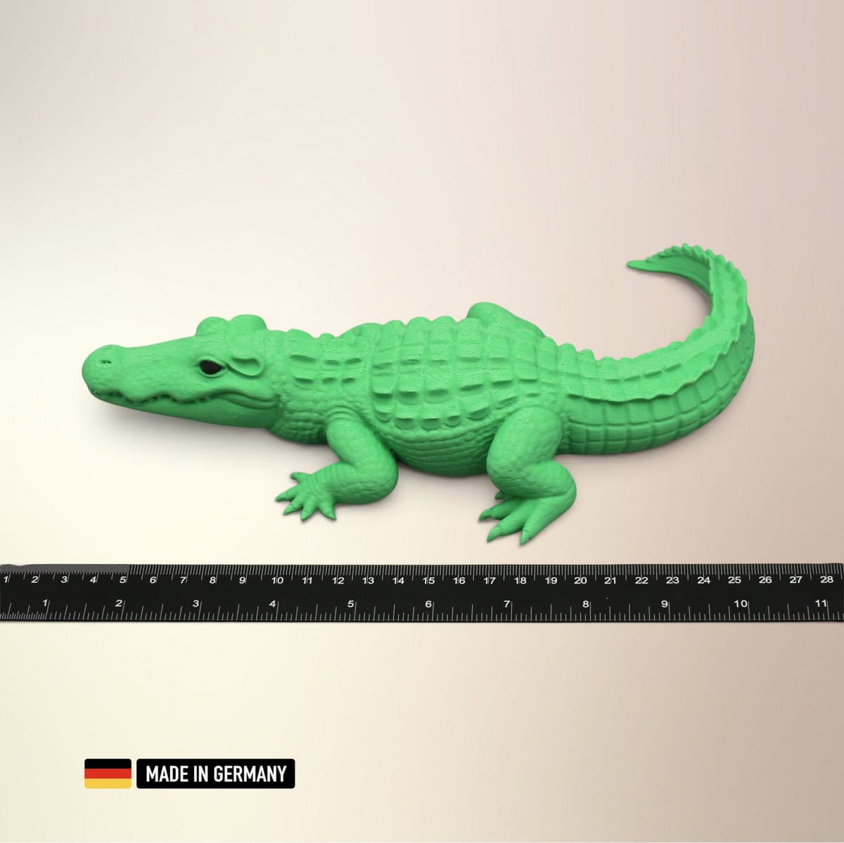 krokodil xxl figur grün mit schwarzen augen – große reptilien dekofigur