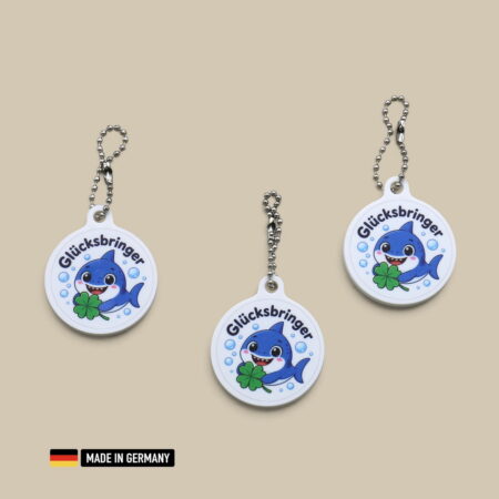 hai baby glücksbringer schlüsselanhänger – kleiner hai mit glücks kleeblatt
