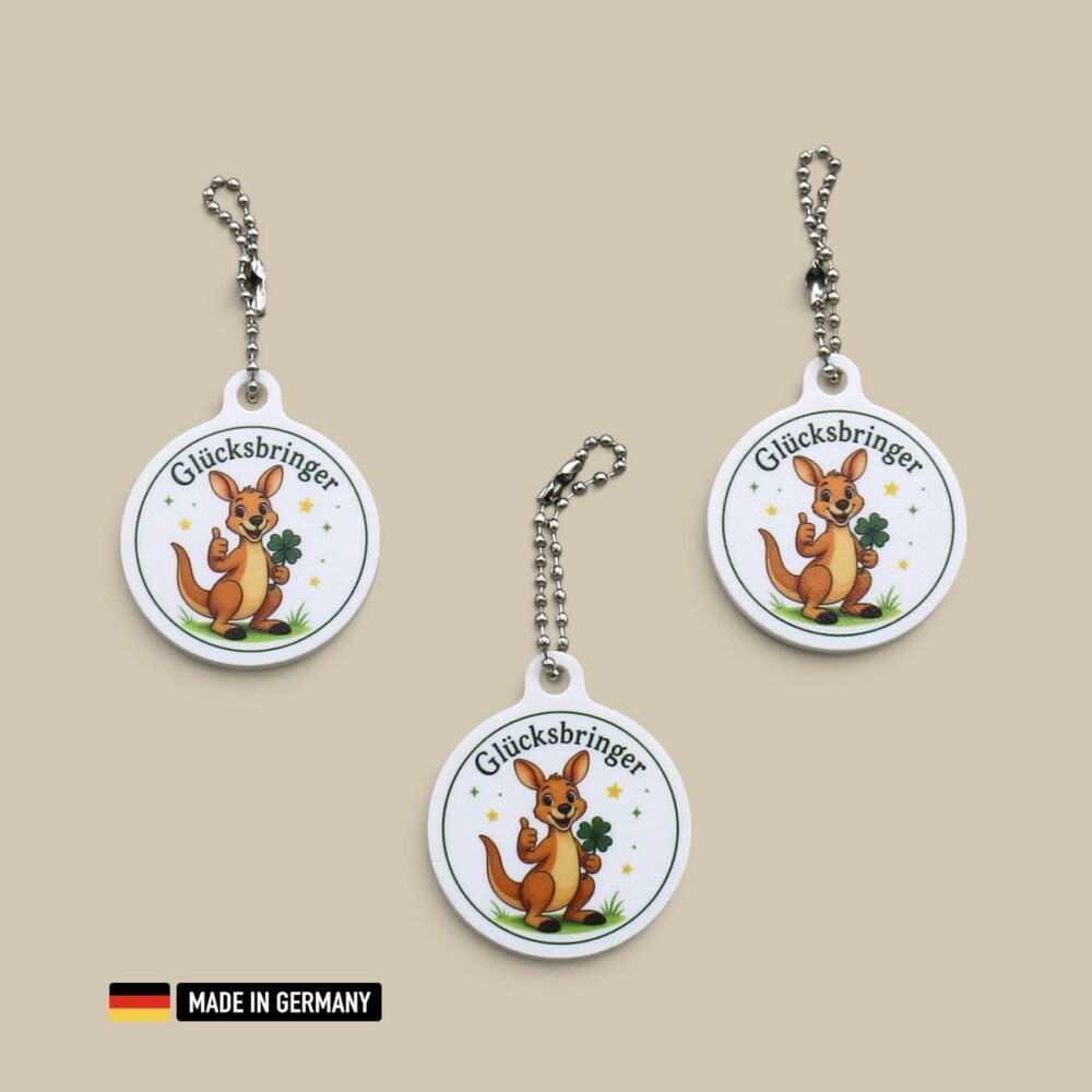 känguruh baby glücksbringer schlüsselanhänger mit glücks kleeblatt